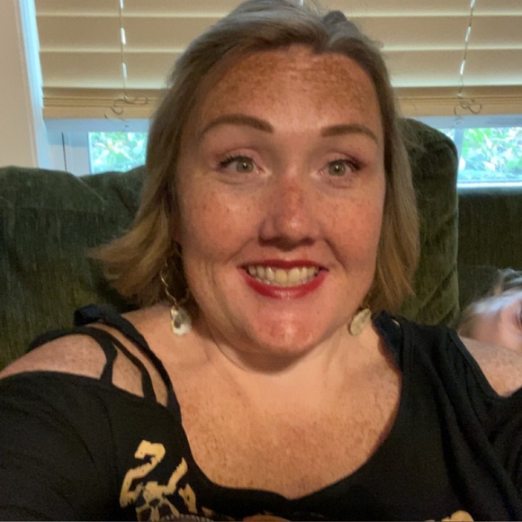 Meet your Posher, Heather - Picture 2 of 2